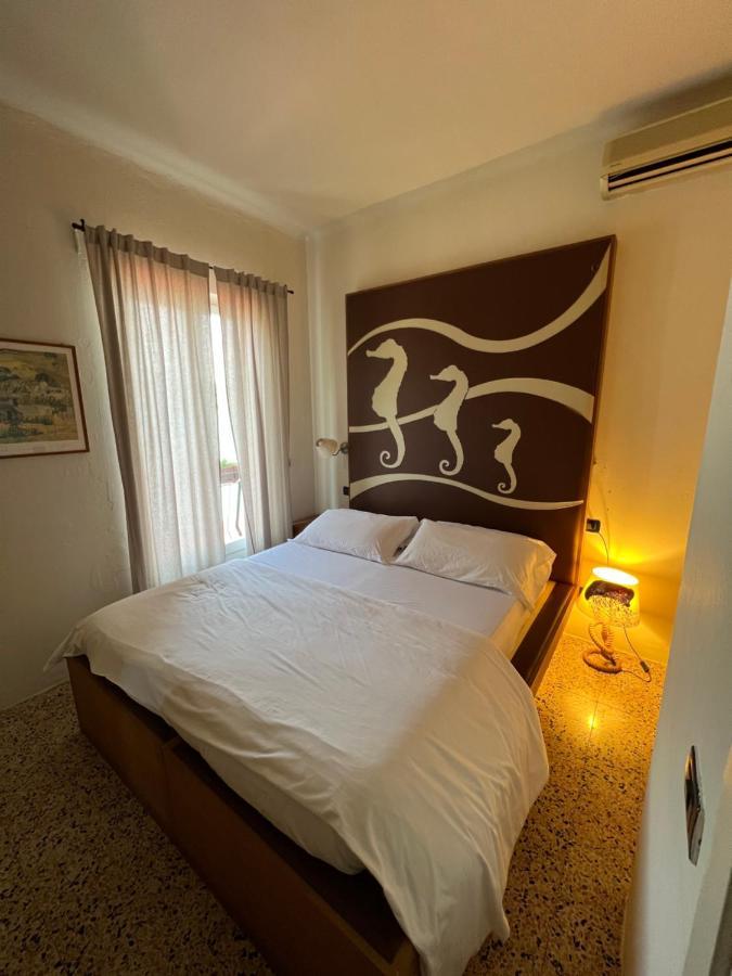 Hotel Locanda Lorena à Porto Venere Extérieur photo